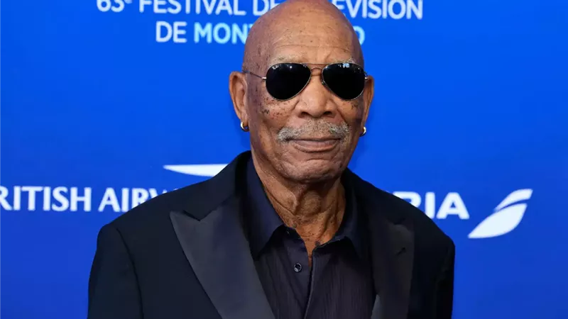 لا يؤمن بالتقاعد.. أسرار نشاط مورجان فريمان في عمر 88 عاما