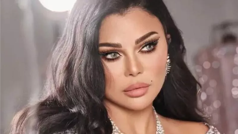 هيفاء وهبي عن تبرؤ قبيلة سعودية من شاب رقص معها: «هم الخسرانين»