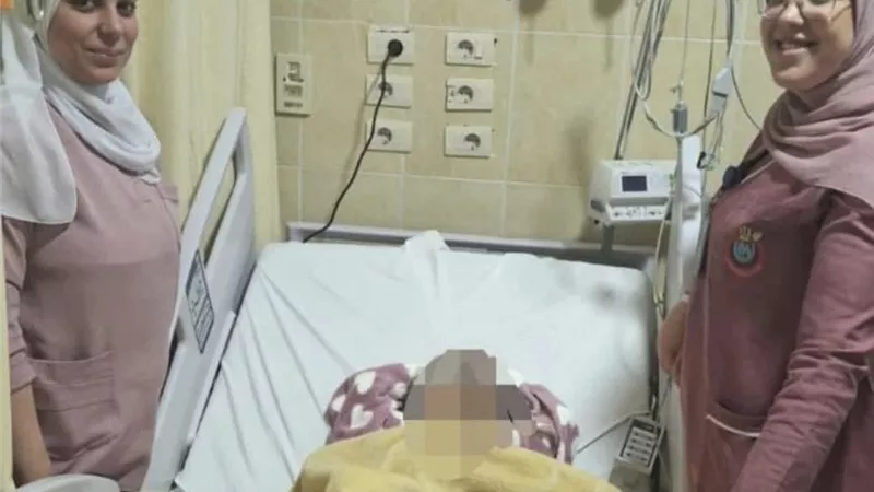 مستشفى دمياط العام ينجح في إنقاذ طفلة سقطت من الدور الرابع 