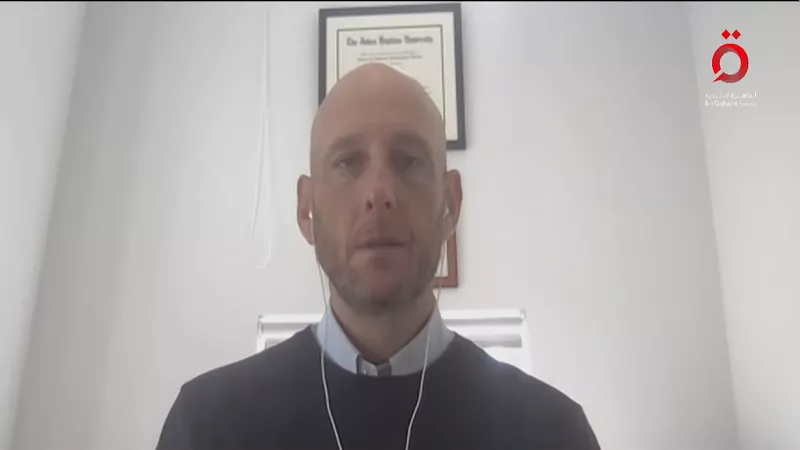 خبير أمريكي: علاقة ترامب ونتنياهو تتحكم في الموقف الأمريكي تجاه حماس