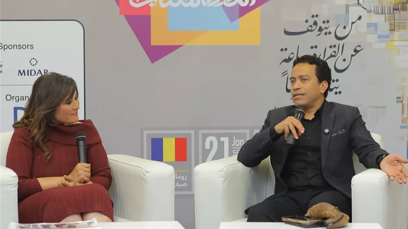 سامح حسين بمعرض الكتاب: «قطايف 2» خلال رمضان و«تحت الطلب» في العيد