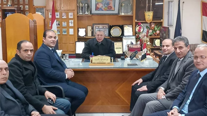 مدير تعليم البحيرة يستقبل مدير إدارة دسوق بعد ترقيته وكيلا  للمديرية