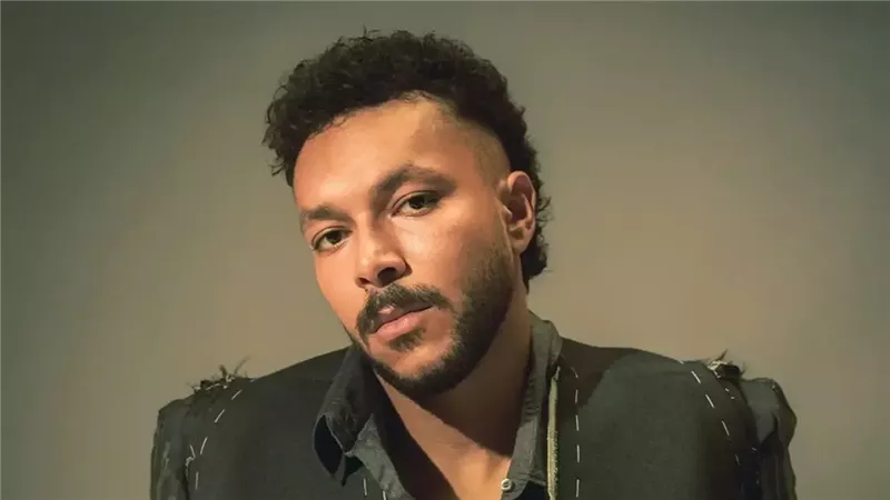 ويجز عن اعتزاله: «مركز في التوكتوك بتاعي» 