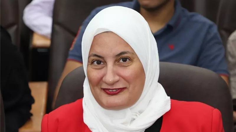 عميدة إعلام القاهرة تعلن مؤشرات نجاح مرتفعة وتطمئن الطلاب|خاص