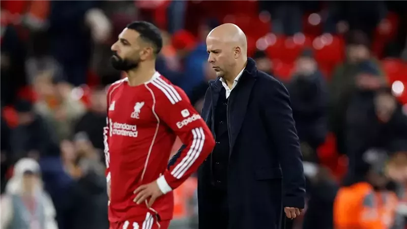 سلوت: الفريق هو الأهم وسعيد بعودة محمد صلاح للتسجيل 