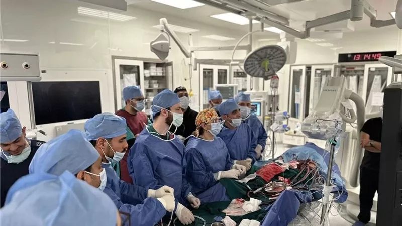 فريق مستشفى العاصمة الجديدة يبث قسطرة معقدة لمؤتمر دولي بالسعودية|صور
