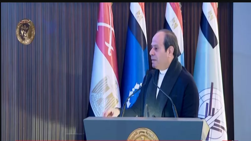 الرئيس السيسي يشيد بقضاء طلاب الأكاديمية العسكرية 90 يوما دون هواتف
