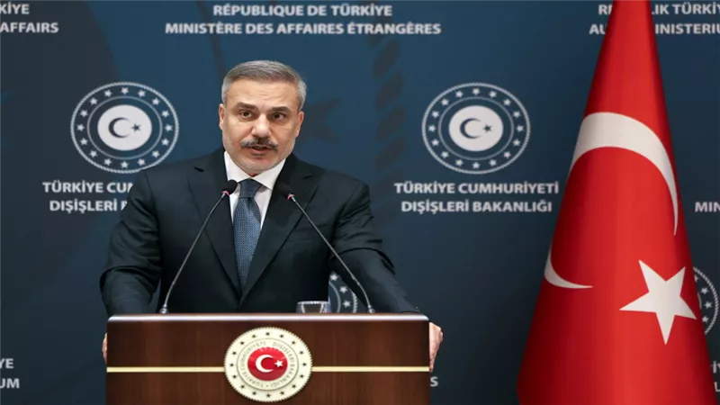تركيا تحث واشنطن وطهران على الحوار.. وإيران تجدد تمسكها بخطوطها الحمراء 