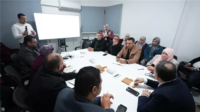 محافظ أسيوط يناقش مع إحدى الجمعيات التنموية إنشاء مأوى للكلاب الضالة