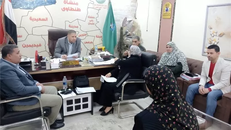 محافظ الفيوم يوجّه بتكثيف لقاءات القيادات التنفيذية لخدمة المواطنين بالقرى