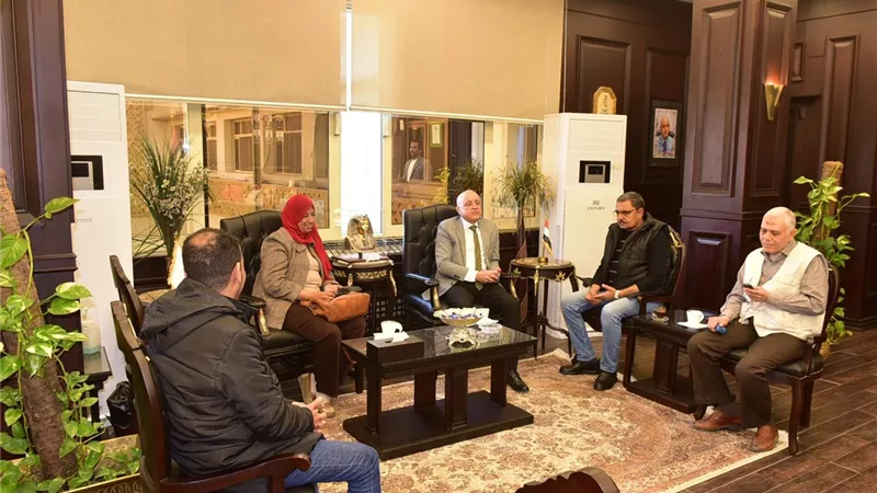 محافظ الأقصر يستقبل رئيس هيئة المساحة لتطوير منظومة التقنين