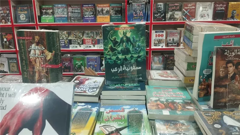 جيل Z والكتاب الورقي في معرض القاهرة.. قراءة بين الخيال والتكنولوجيا|خاص
