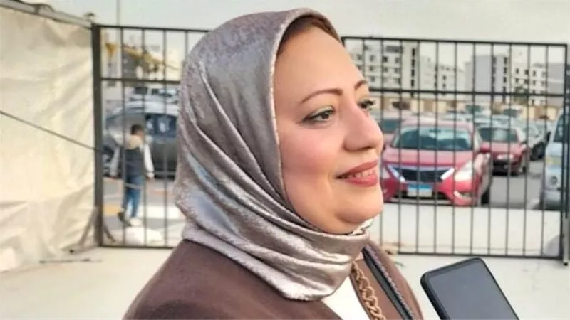 منى جابر: الشباب يميلون أكثر إلى الكتب السريعة| خاص