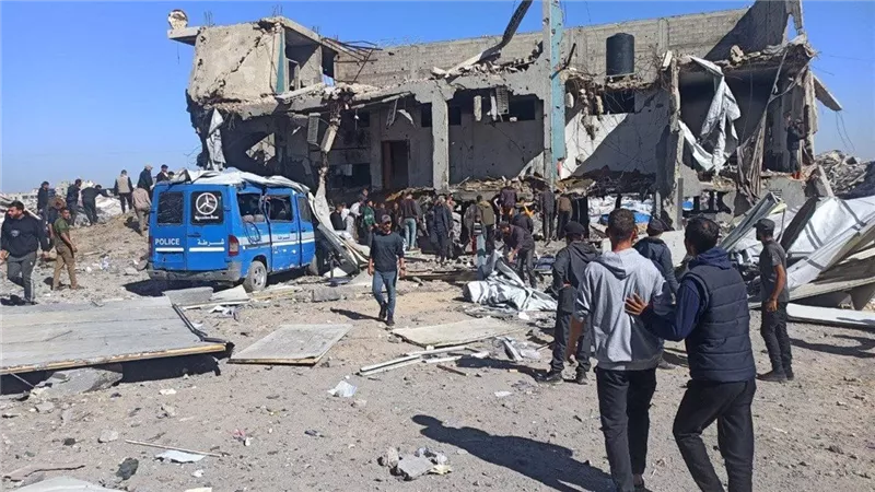 غزة: استشهاد 13 شرطيا بقصف إسرائيلي على مركز بالشيخ رضوان