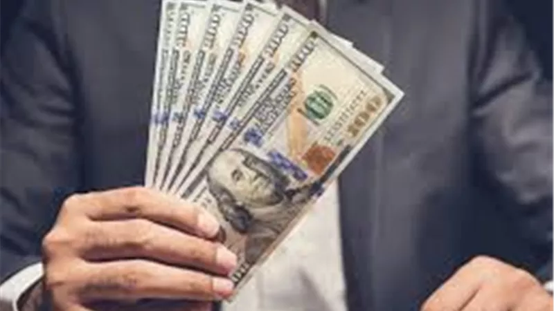 يفتقر للعدالة.. أول تعليق للمصريين بالخارج على ربط الإعفاءات بالدولارات