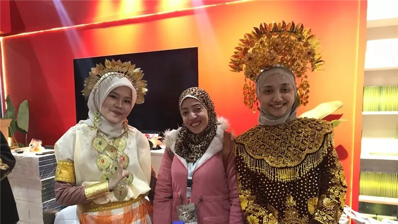 لأول مرة.. إندونيسيا تشارك في معرض الكتاب بالمصحف المترجم للغة الإشارة|خاص