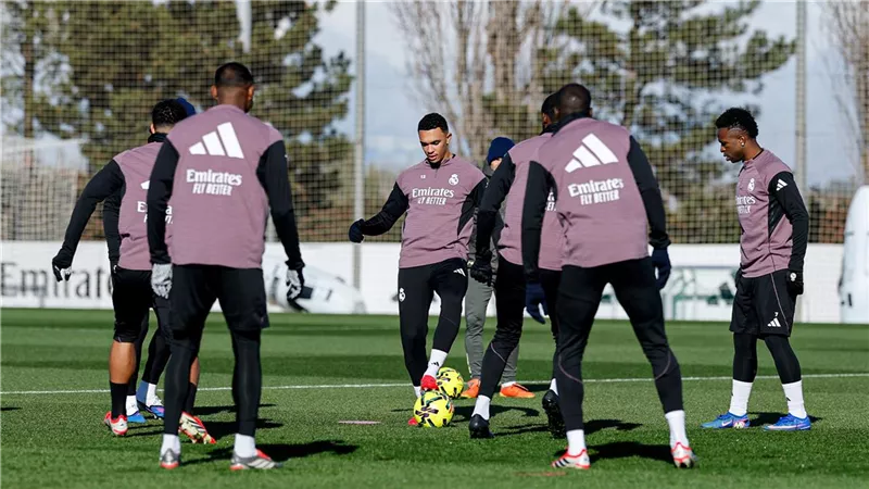 صدمة في ريال مدريد.. غياب نجم جديد أمام فالنسيا