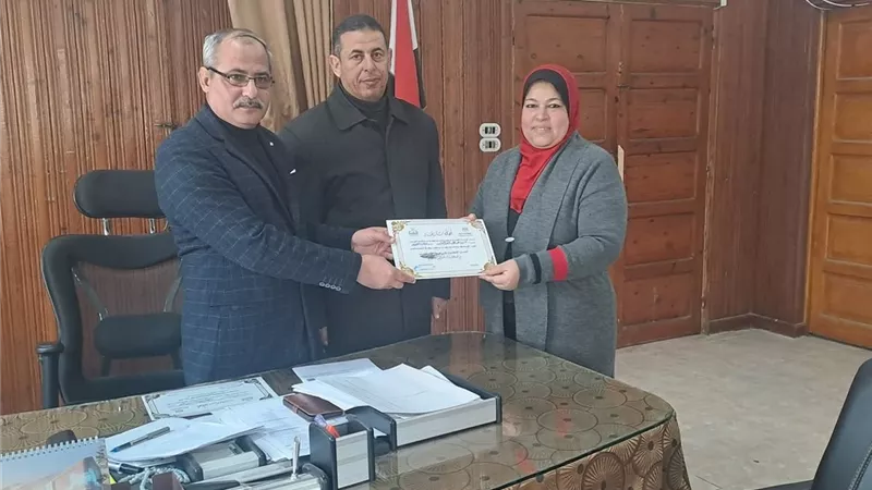 رئيس مدينة بلطيم يُكرم مهندسي الإدارة الهندسية ومدير المركز التكنولوجي