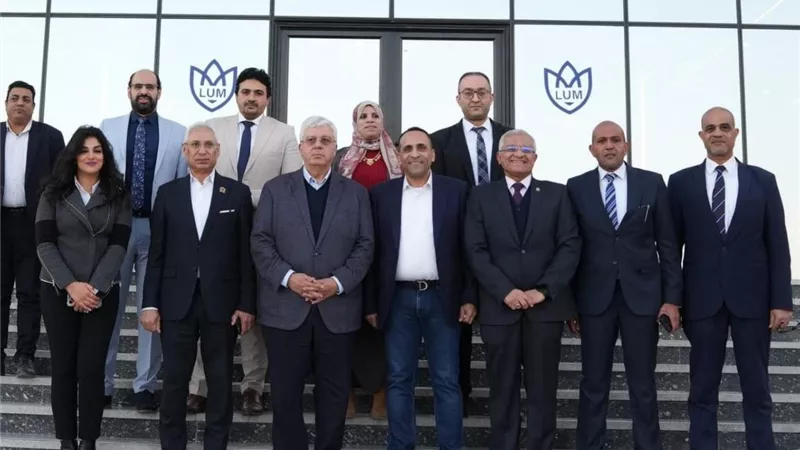 وزير التعليم العالي يتفقد جامعة اللوتس ويشيد بتطور منظومتها التعليمية