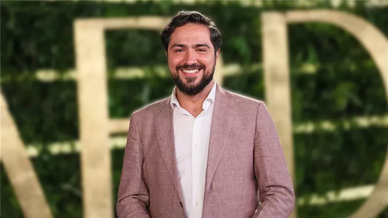 محمد القس يتعرض لسرقة أفكاره: «حسبي الله ونعم الوكيل»