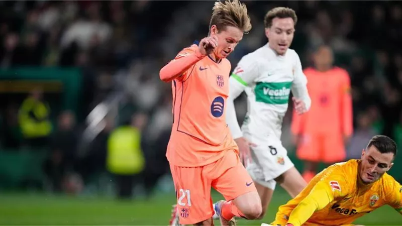 دي يونج: برشلونة لم يصل بعد لأقصى إمكانياته وإلتشي قدم مباراة رائعة