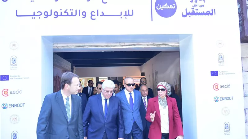 وزير التعليم العالي يفتتح مركز تمكين للإبداع والتكنولوجيا بكلية الفنون 