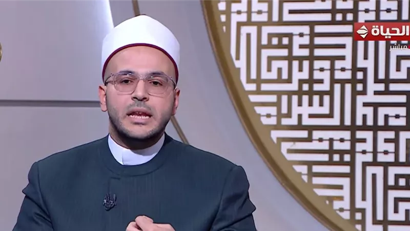 أمين الفتوى: الزوج أول واجبات الزوجة وليس النظافة والأكل|فيديو