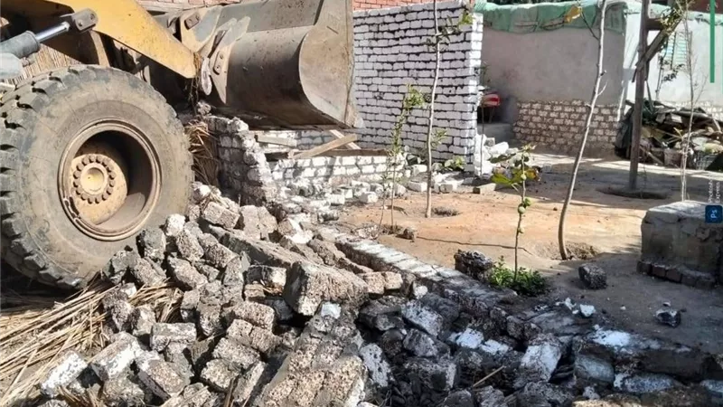 إزالة 2025 حالة تعدٍ بالبناء المخالف على الأراضي وأملاك الدولة بالشرقية 