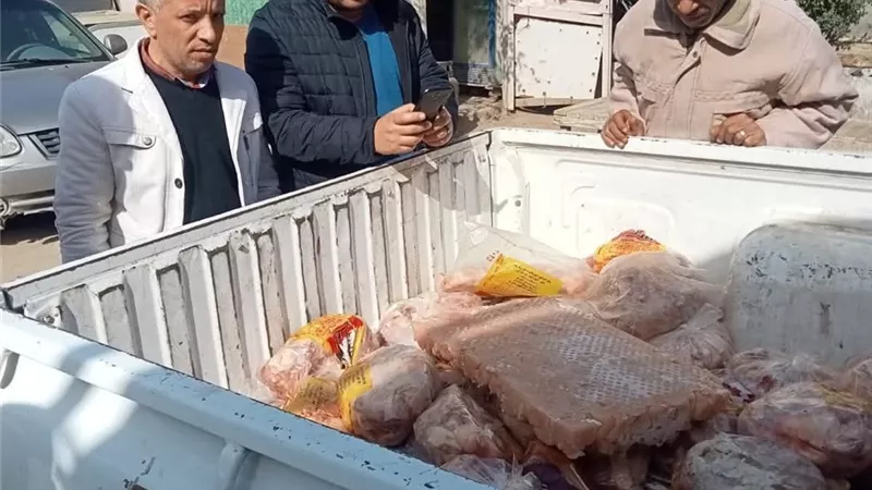 ضبط كميات كبيرة من اللحوم والدواجن الفاسدة في حملة تموينية ببني سويف 