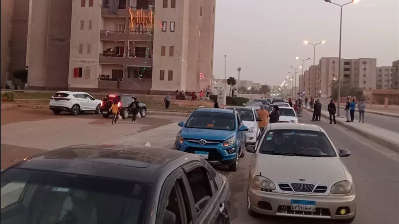 أسطول سيارات.. حكاية بوست للمشاركة في زفة عروسة يتيمة بالشرقية|خاص