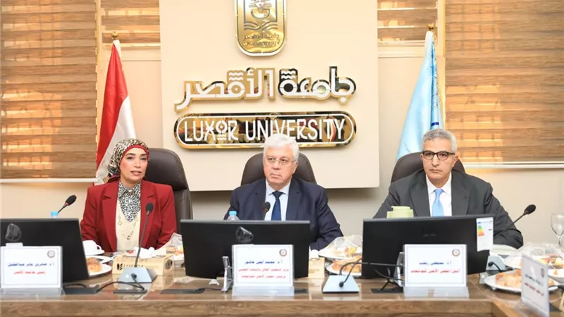 وزير التعليم العالي يوجه بالانتهاء من أعمال الكنترولات وإعلان النتائج 