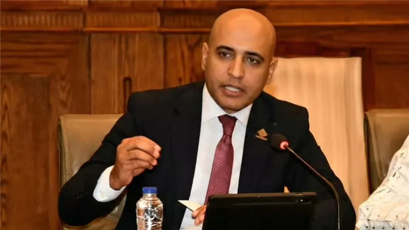 علاء مصطفى: البرلمان أمام اختبار الدور لملء الفراغ بين الحكومة والمواطن