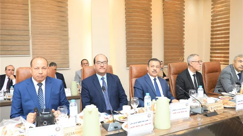 رئيس جامعة المنصورة يشارك في اجتماع المجلس الأعلى للجامعات