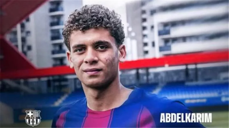 أول تعليق من حمزة عبد الكريم بعد انضمامه لـ برشلونة 