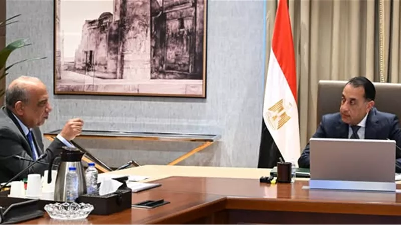رئيس الوزراء يستعرض خطط تطوير الكهرباء والطاقة