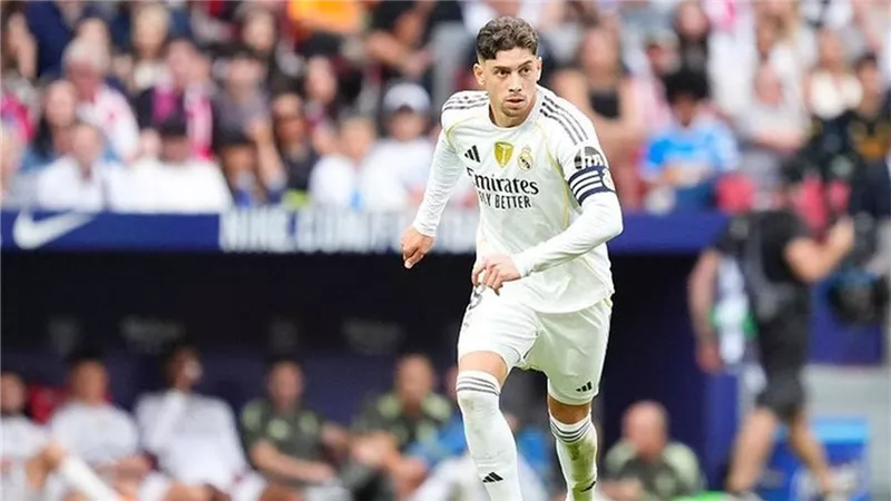فالفيردي يشعل صراع الكبار.. وأندية أوروبا تترقب موقفه مع ريال مدريد