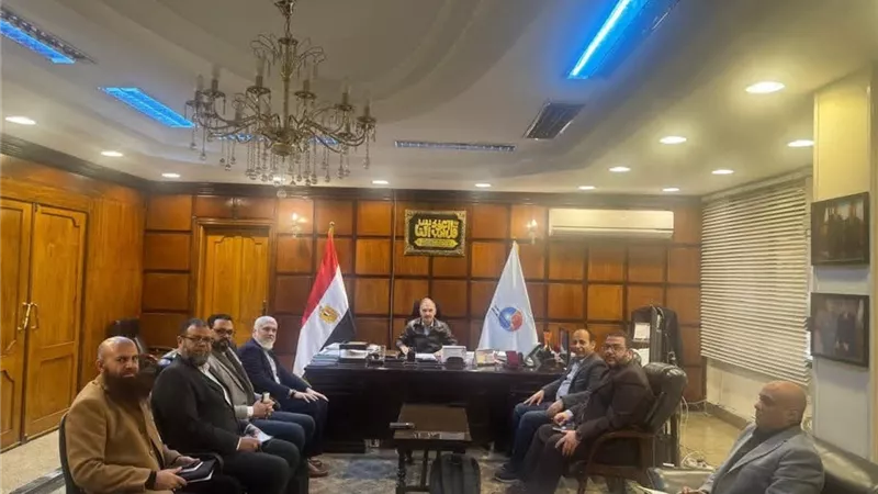 مياه كفرالشيخ: النائب محمد مصطفى يناقش موقف المشروعات الجاري تنفيذها 