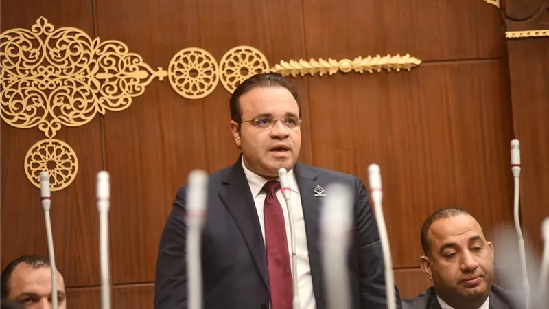 محمد محسن يطالب بإطلاق حملات لنشر الوعي التكنولوجي لحماية الأطفال
