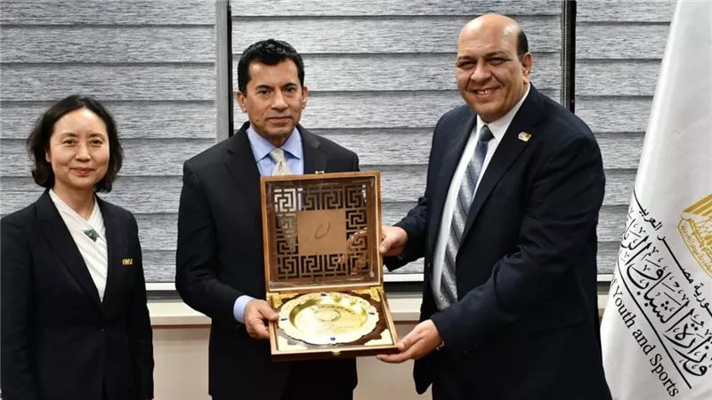 وزير الشباب والرياضة يستقبل سكرتير الاتحاد الدولي للوشو كونغ فو