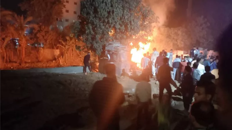 السيطرة على حريق بقرية النواورة في أسيوط 