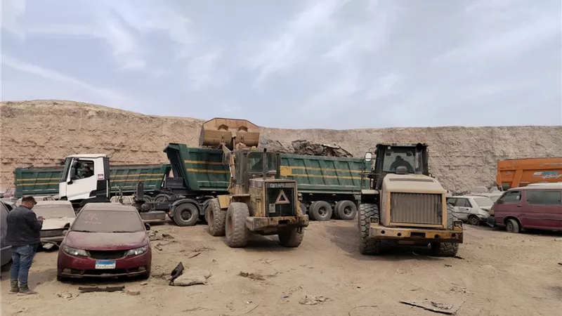 وداعًا للعشوائية.. القاهرة تُغلق «مقابر السيارات» وتفتح أبواب الاستثمار