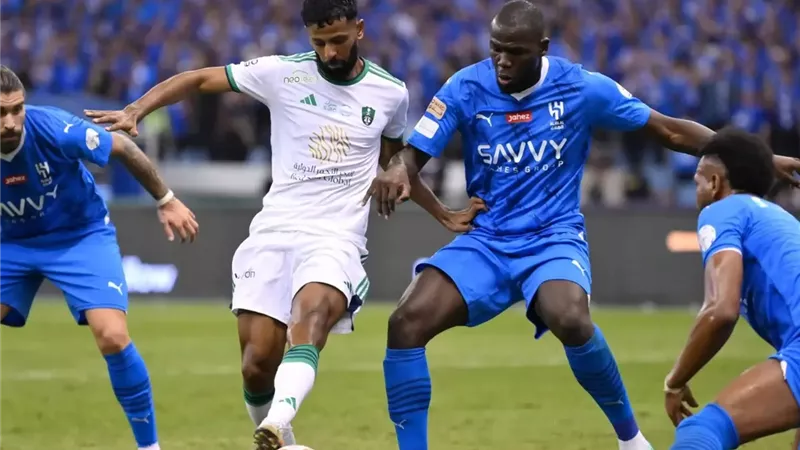 قمة الهلال والأهلي.. مواعيد مبارات اليوم الإثنين