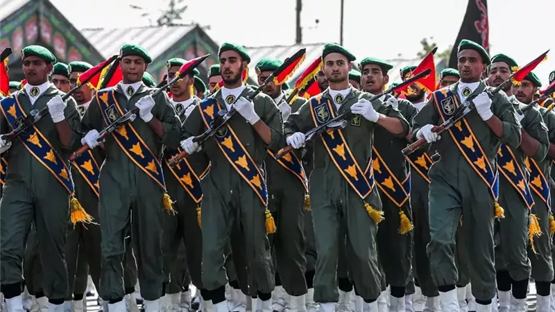 إسرائيل تستهدف قياديا بالحرس الثوري الإيراني وتزعم محاولته اغتيال ترامب