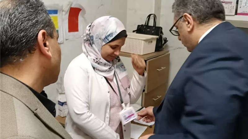 جولة لـ وكيل «صحة كفر الشيخ» لمتابعة الجودة والانضباط بمستشفى بيلا