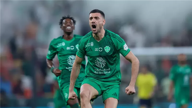 الأهلي يحدد موقف ديميرال قبل قمة الهلال في دوري 