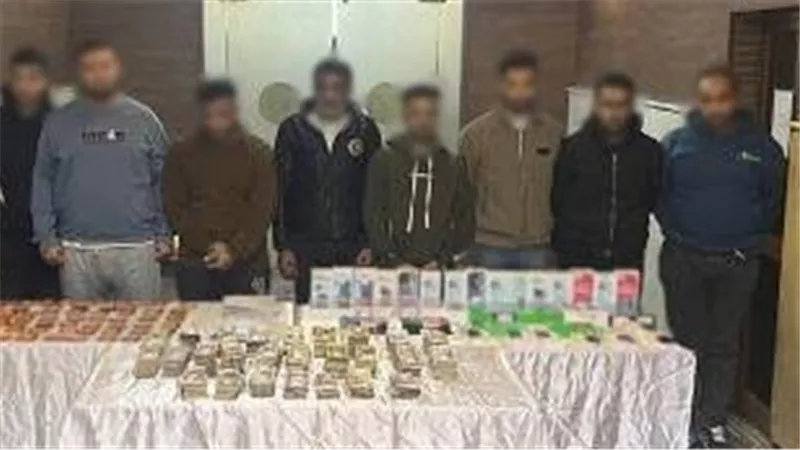 89 شريحة وهاتفا ومبالغ مالية.. الأمن ينهي مغامرة 