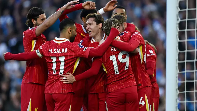 ستيفن جيرارد: جماهير ليفربول أعادت فيرتز إلى التألق