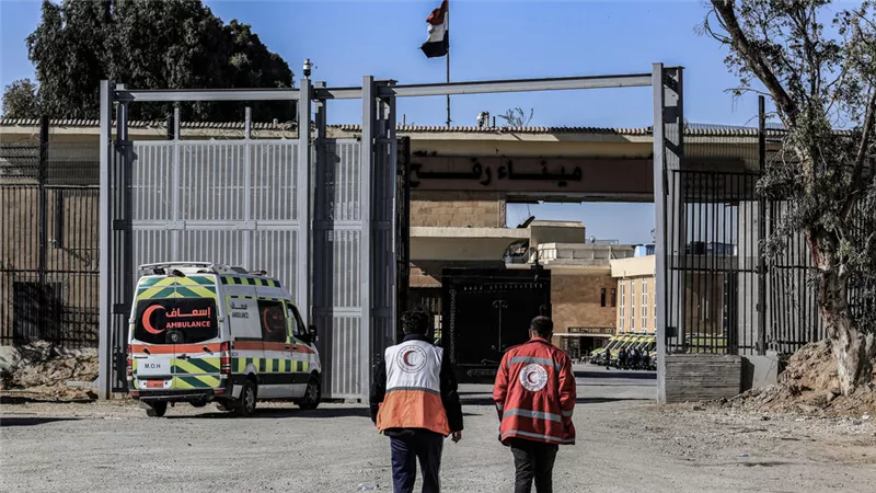 الهلال الأحمر.. تنسيق مصري- فلسطيني وآمال بضغط أممي لتسريع العلاج|فيديو