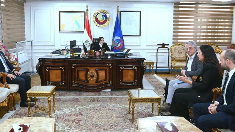 محافظ البحيرة تستقبل المدير التنفيذي لهيئة فولبرايت والوفد المرافق
