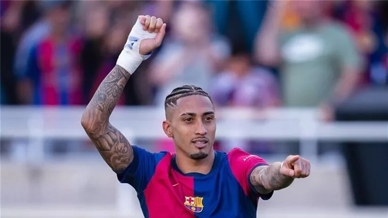 إصابة رافينيا تهدد مشاركة برشلونة في ربع نهائي كأس الملك أمام ألباسيتي